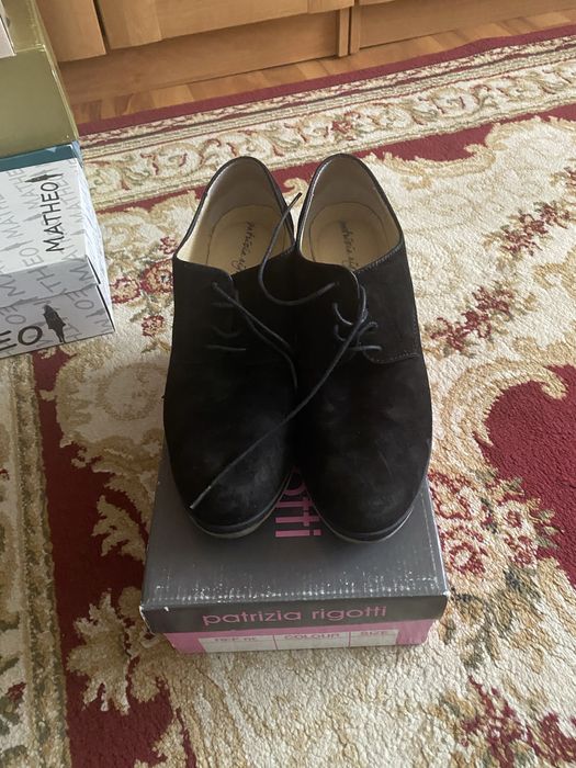 Pantofi din piele cu siret