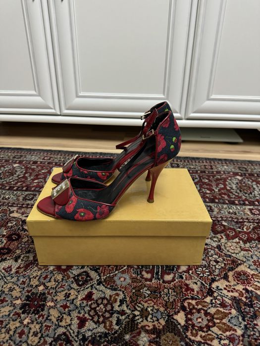 Босоножки ESSERE, Италия  39