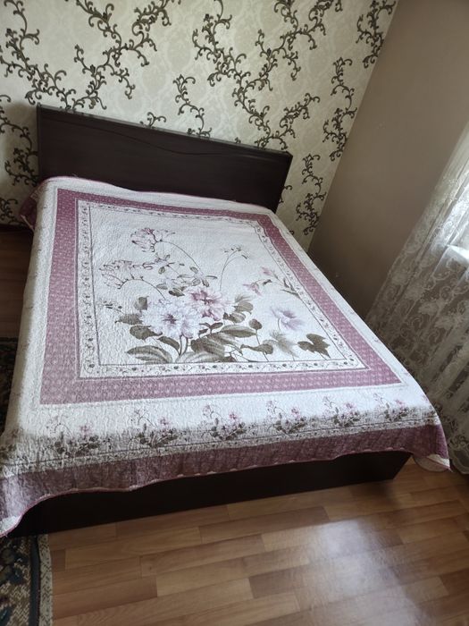 Продам  кровать и шкаф.