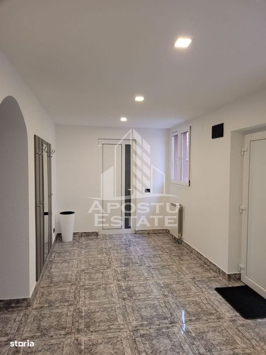 Casa desfasurata pe doua niveluri,zona Podgoria