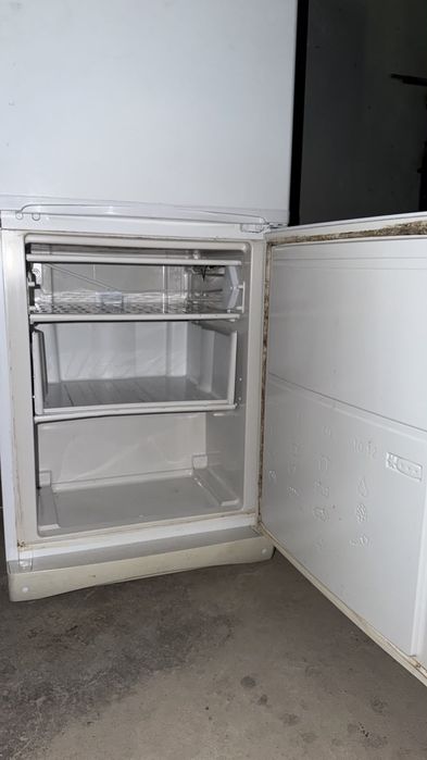 Продам холодильник Индезит