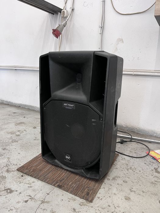 Boxa activ RCF 715