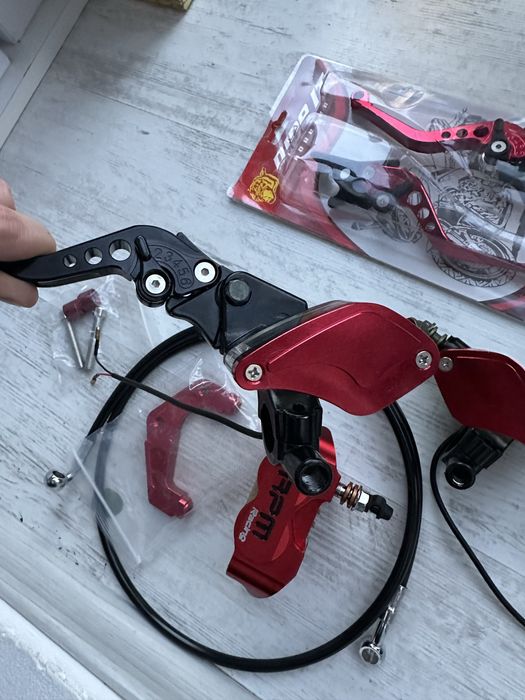 Manete frana fata spate hidraulice negru rosu plus etrier si furtun