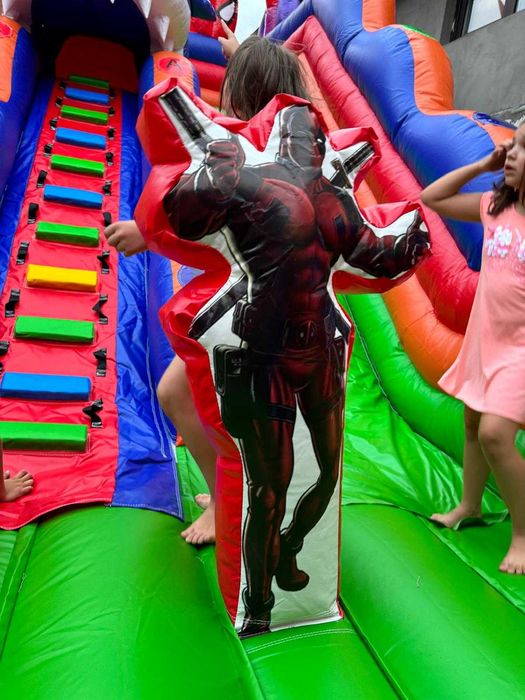 Închirieri, închiriez tobogan, topogan gonflabil pentru evenimente