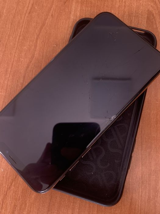 Продам айфон ХС 256гб