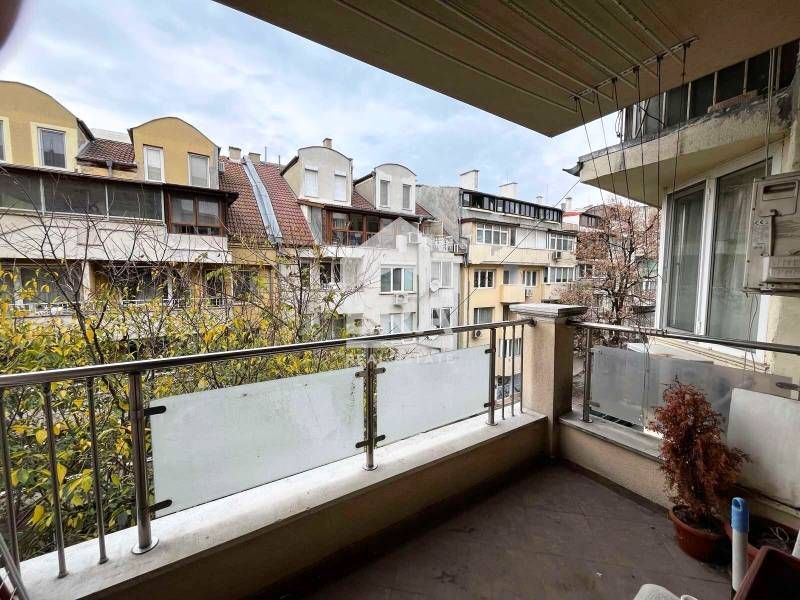 Дава се под наем Двустаен апартамент в Варна, Окръжна болница - 65 кв.м за 887.4 € - Снимка #3