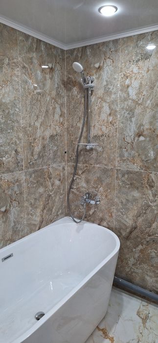 Сантехник,кафель