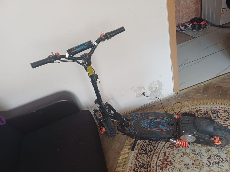 Vând sau schimb trotineta electrica