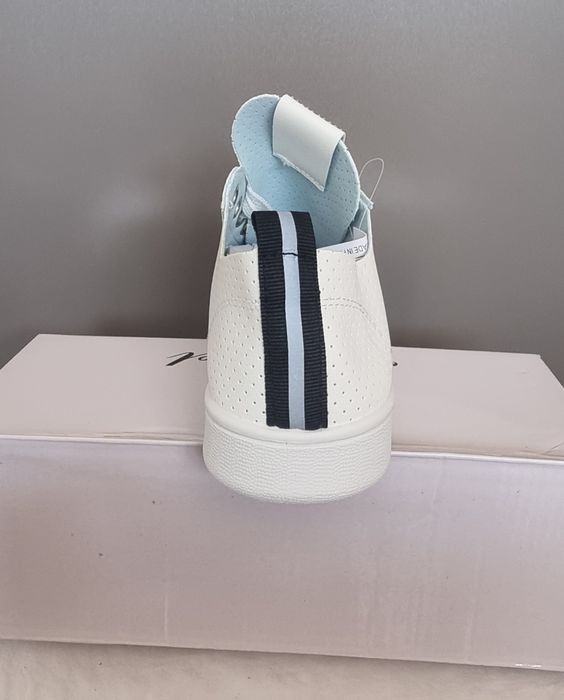 Пролетни дамски маратонки