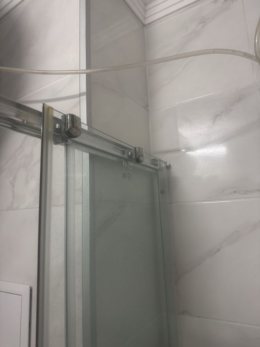 Продавам модерна душ кабина