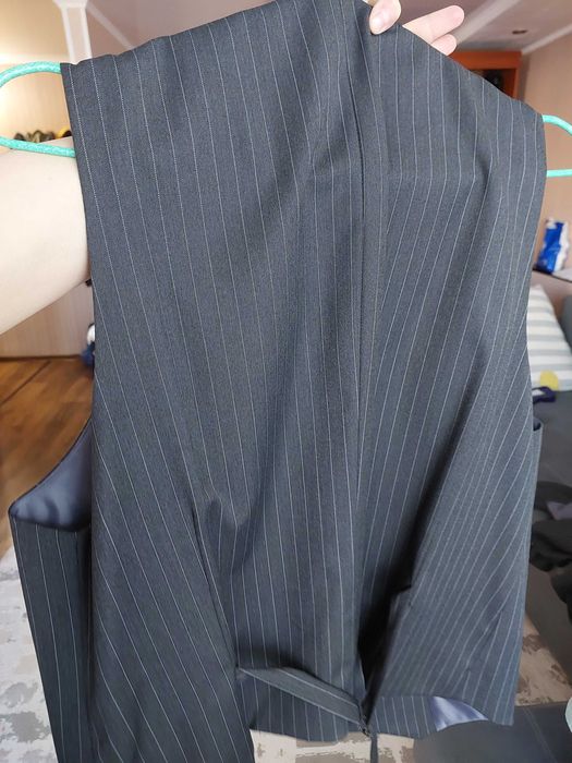 Продам мужской костюм