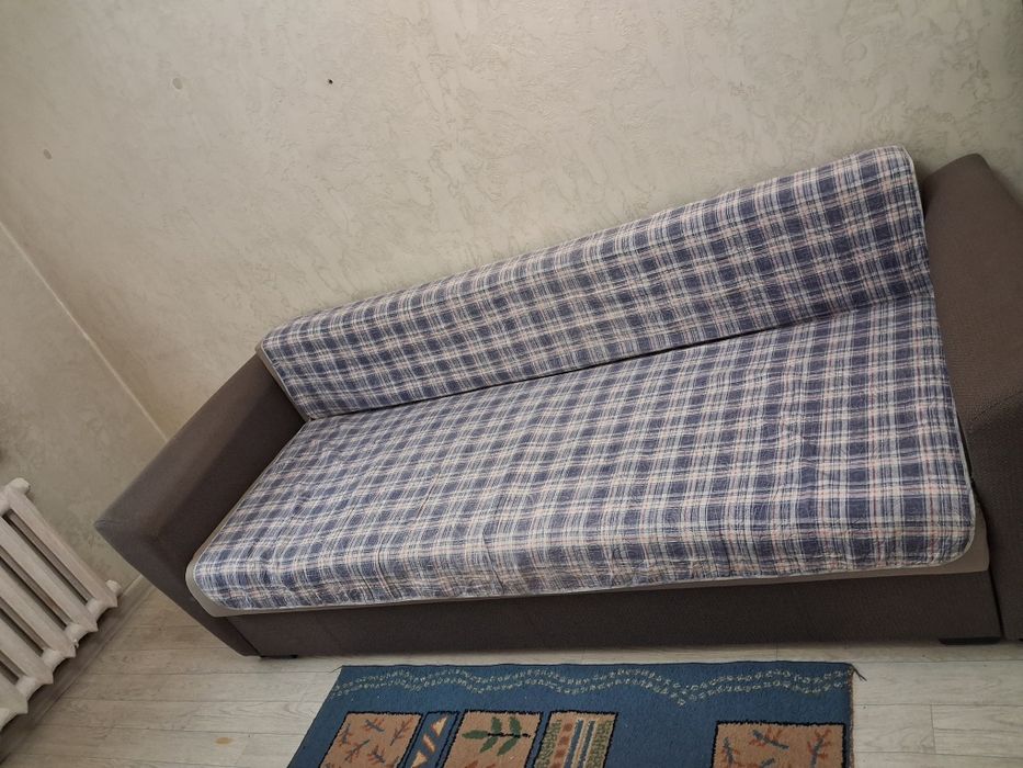 Отдам бесплатно диван