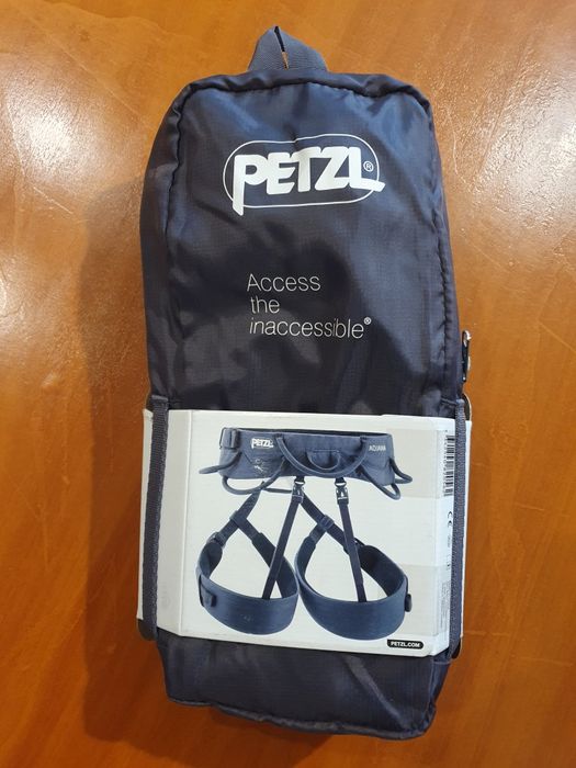 Ham escalada Petzl Adjama, mărimea S, nou