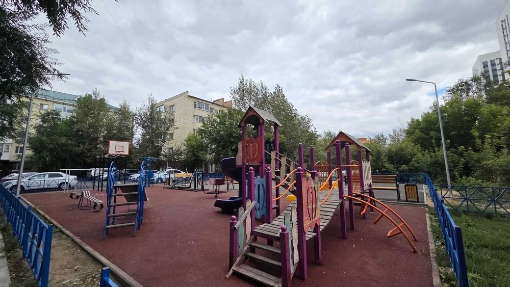 3-ком напротив ЦУМа
