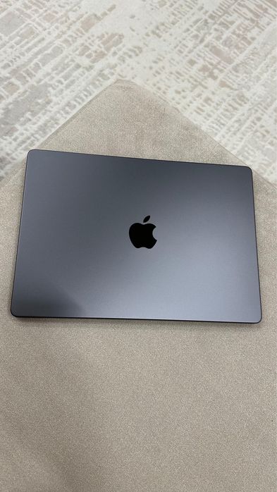 Продаю ноутбук Apple MacBook Pro 14