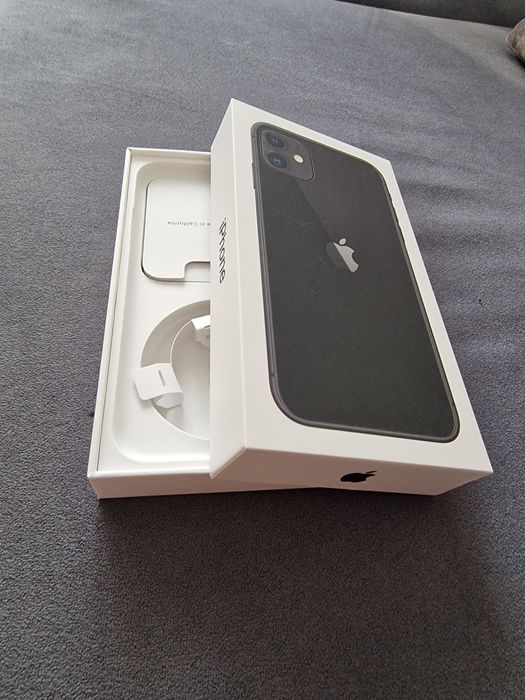 Vand cutie iphone 11 originala