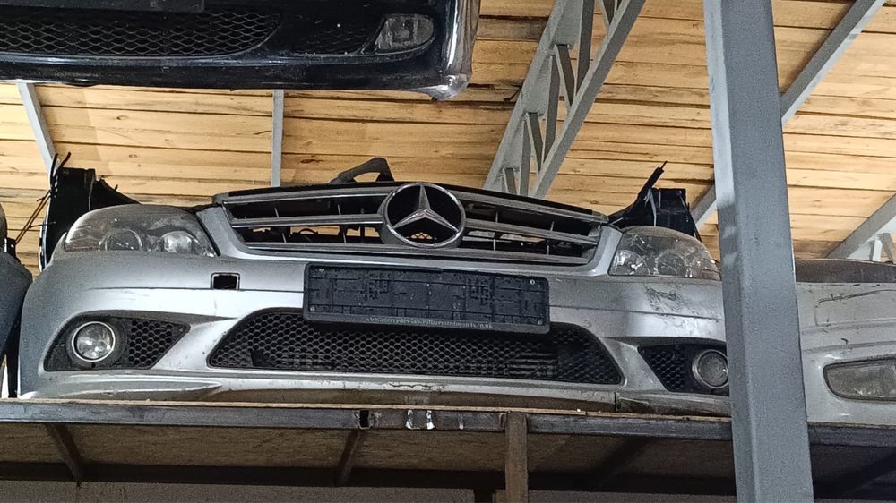 Бампер усилитель телевизор решетка мерс с280