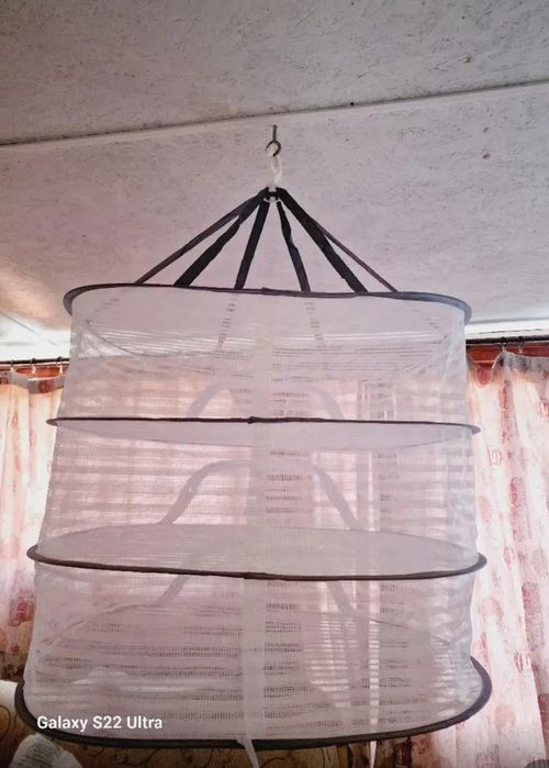 Мрежеста сушилня за билки