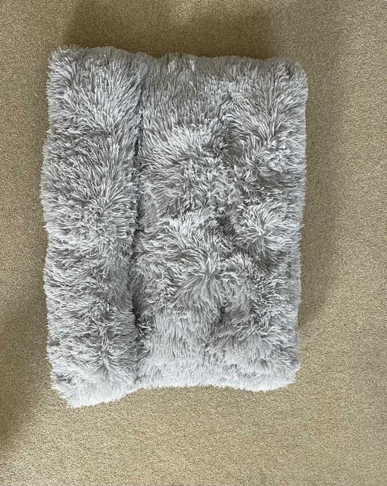 Пухкаво легло за кучета сиво 76х54х11 см