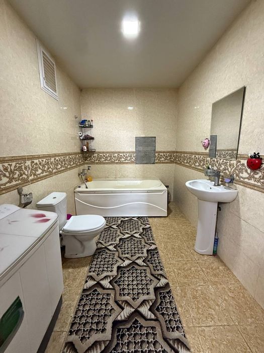 Samarqand shahar Qorasuv massivida zudlik bilan uy sotiladi