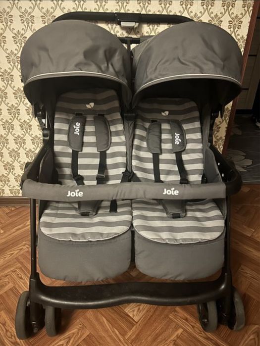 Коляска для двойни или детей погодок