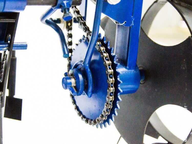 Semanatoare arpagic ceapa usturoi 4 randuri pentru tractor