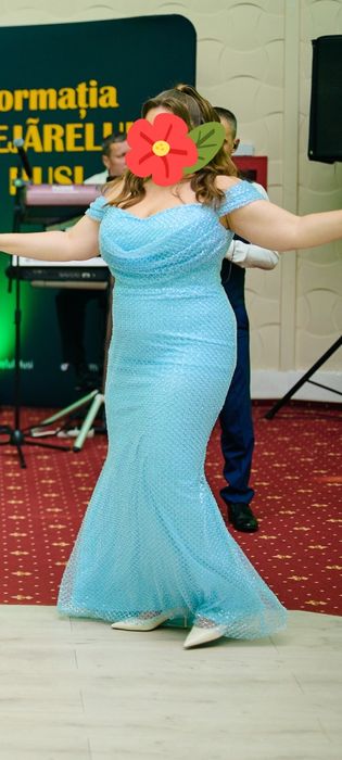 Vand rochie de seara eleganta, potrivita si pentru nasa/soacra