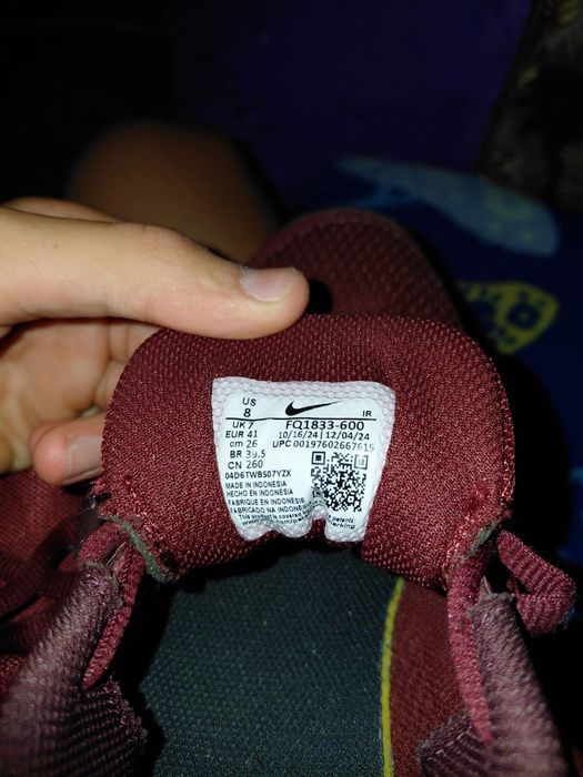 Adidași NIKE originali 42-41