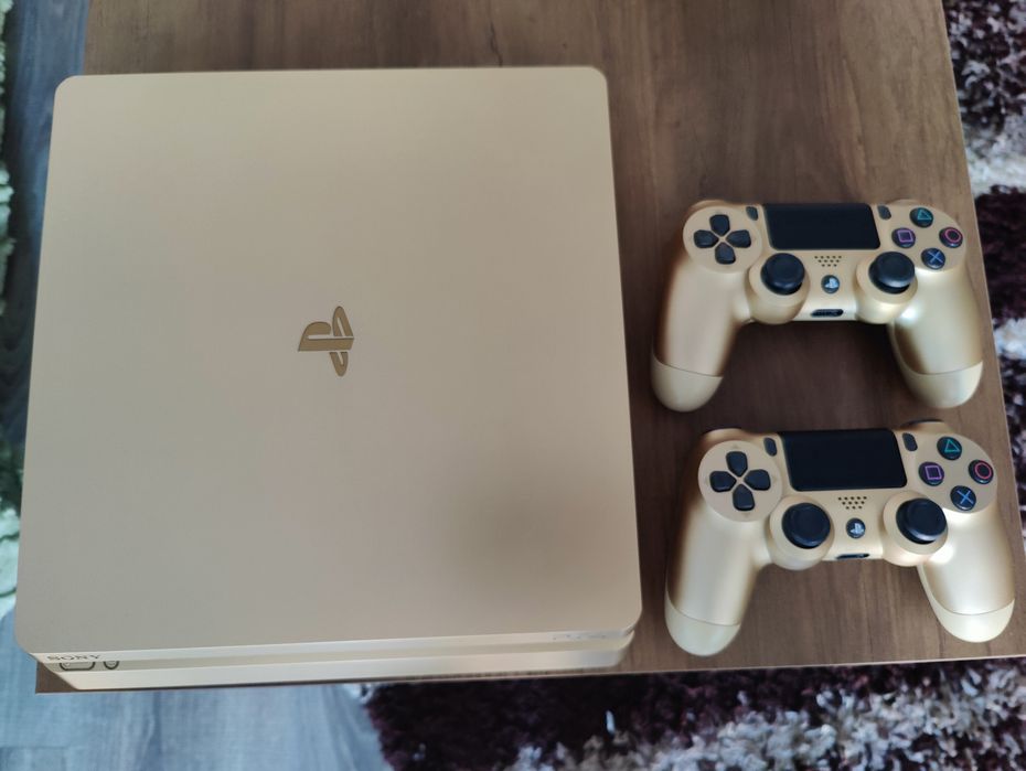 Platystation 4 slim gold limited edition