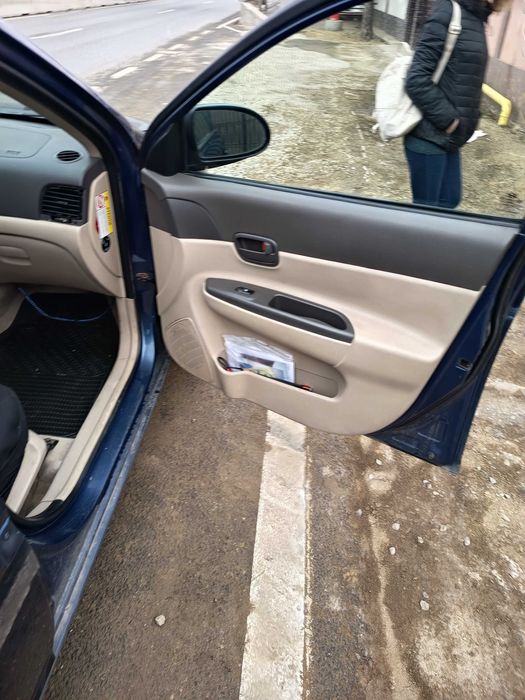 Vind Hyundai Accent  an fabricație 2008 benzina + GPL