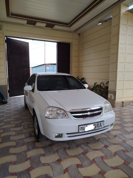 Lasetti 1,8 2012 yil