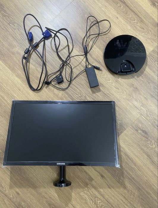 монитор Samsung S22F350FHI