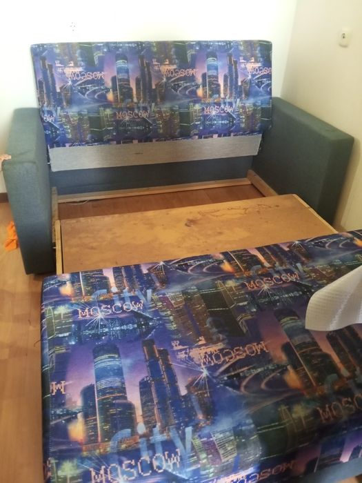 Раскладной диван.