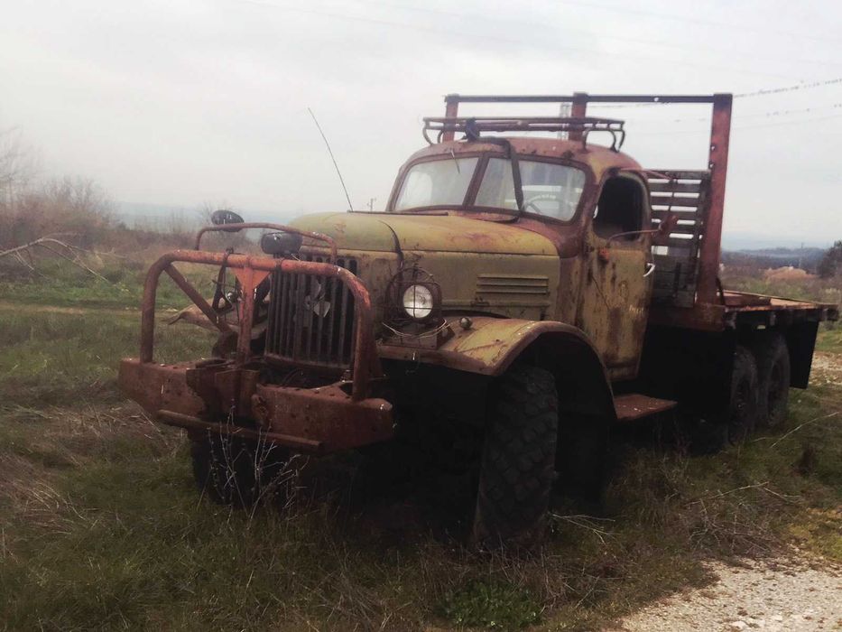 Продавам Зил / Zil 157