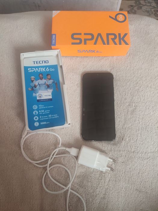 Телефон техно спарк почти новый