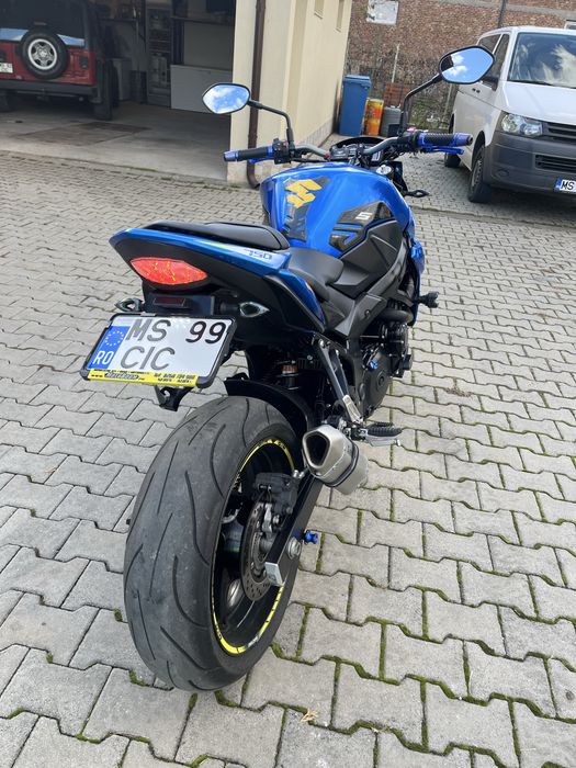 Suzuki gsr 750 ! An 2016 . 18728 km
