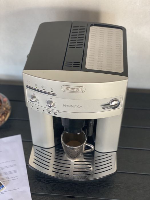 Expresor/Espressor Aparat cafea Delonghi Magnifica Esam3200.S (garanti