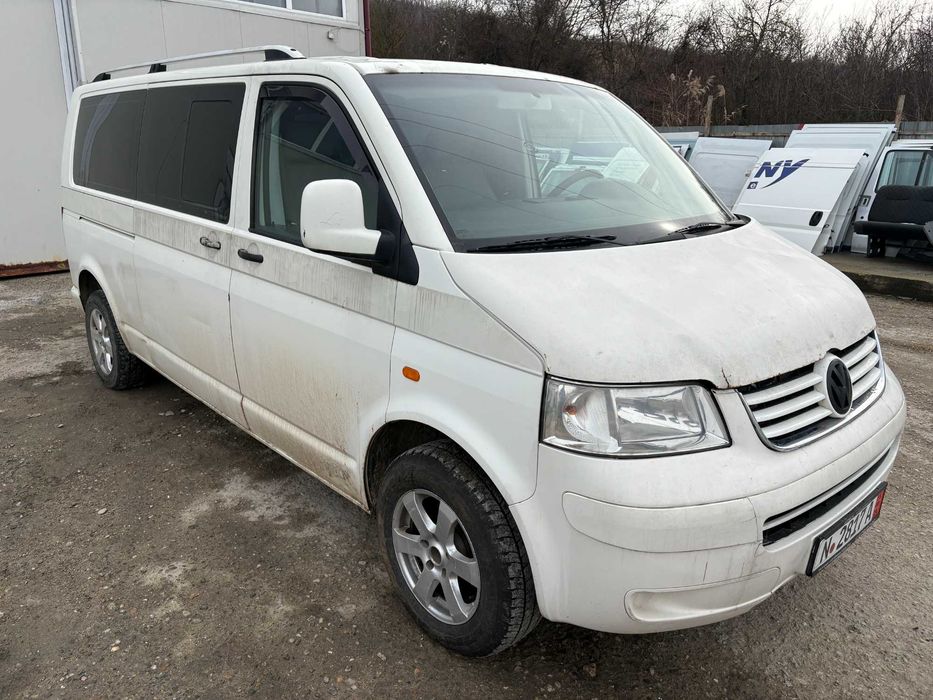 Dezmembrez PIESE Volkswagen Transporter T5 CARAVELLE 8+1 locuri 2.5 TDI 131 cp AXD BNZ 2008