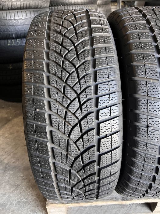 4 anvelope iarna ca NOI 255/45/20 + 235/50/20 , GoodYear , DOT 2021 !