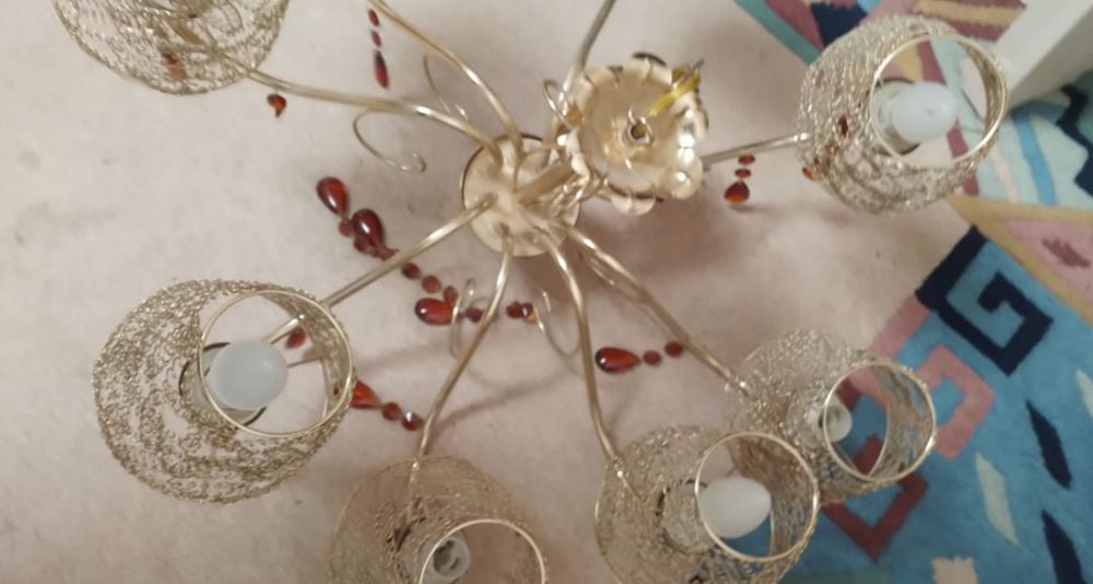 Продам люстру б/у