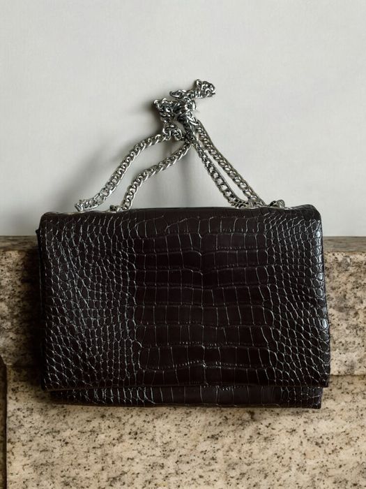 Дамска кафява чанта Reserved