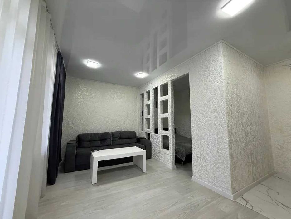 Дава се под наем Двустаен апартамент в София, Център - 55 кв.м за 408 € - Снимка #2