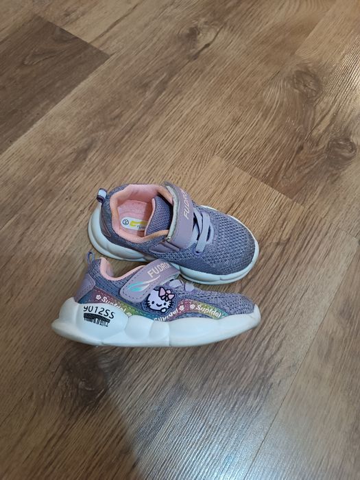 Кроссовки детские, на девочку 24 р