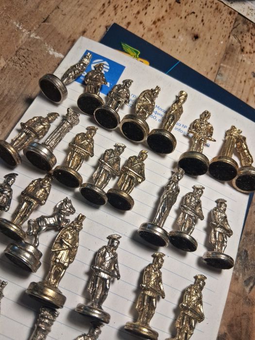 Фигури за шах информация