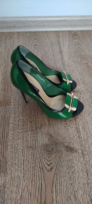 Туфли женские лакированные