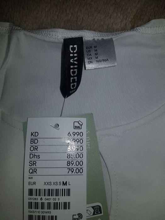 Новый топ от НМ с кристаллами