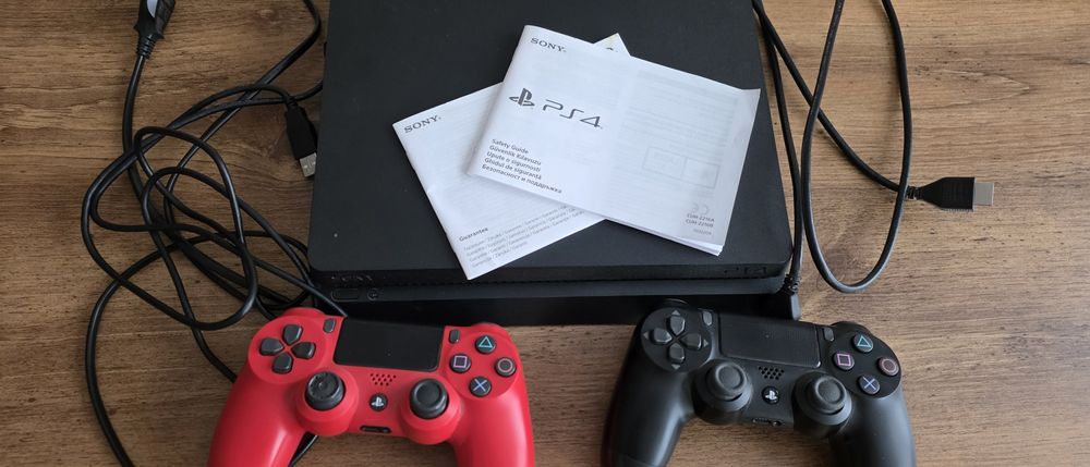 PlayStation 4 + игри