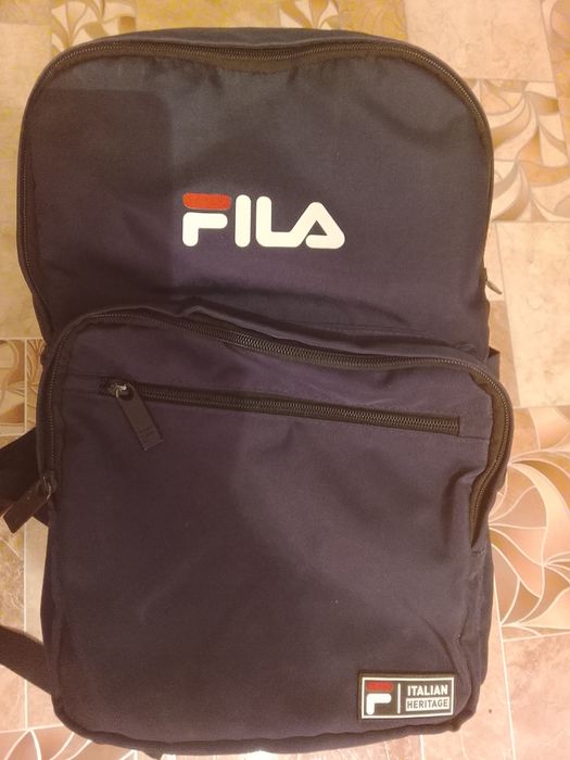 Продам рюкзак Fila