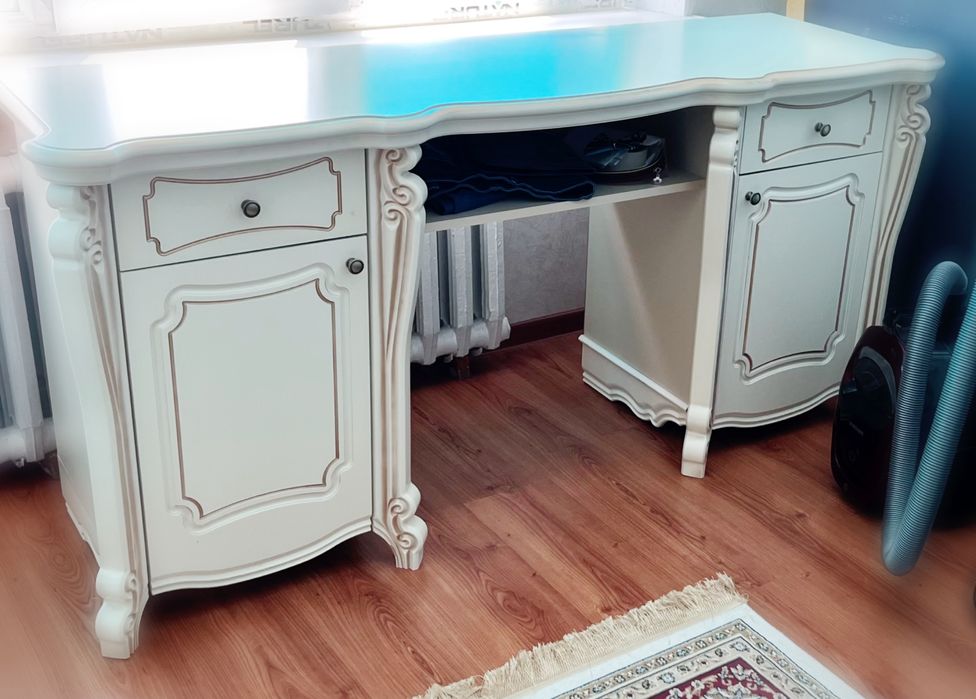 Шкаф, айна , комод сатылады