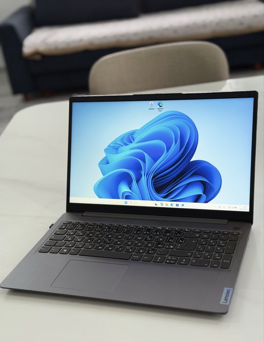 Продам новый ноутбук в полном комплекте